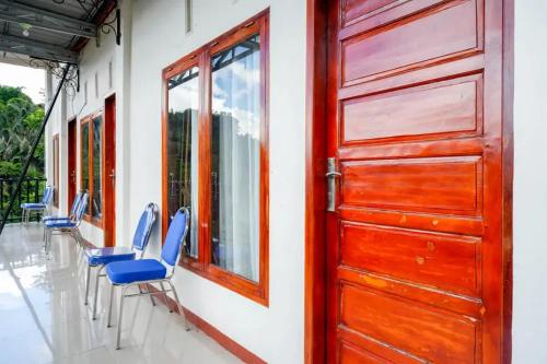 Balcony/terrace, RedDoorz @ Makale Tana Toraja in Mengkendek Balcony/terrace, RedDoorz @ Makale Tana Toraja in Mengkendek