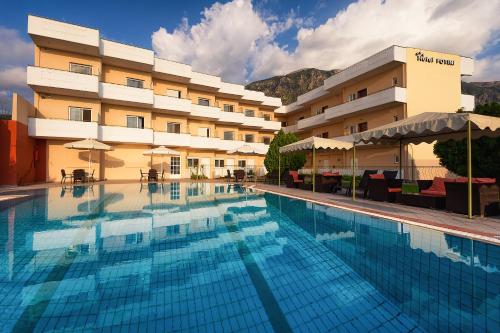 สระว่ายน้ำ, Hotel Fotini in คาลามาทา สระว่ายน้ำ, Hotel Fotini in คาลามาทา