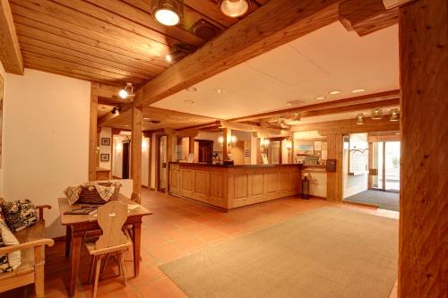 Lobby, Chesa Munteratsch 2-Zimmerwohnung 404 Typ E in Silvaplana Lobby, Chesa Munteratsch 2-Zimmerwohnung 404 Typ E in Silvaplana