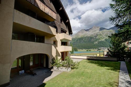 Exterior view, Chesa Munteratsch 2-Zimmerwohnung 408 Typ F in Silvaplana Exterior view, Chesa Munteratsch 2-Zimmerwohnung 408 Typ F in Silvaplana