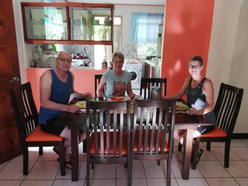 Makanan dan Minuman, Danglez Bed & Breakfast in Atkinson Makanan dan Minuman, Danglez Bed & Breakfast in Atkinson