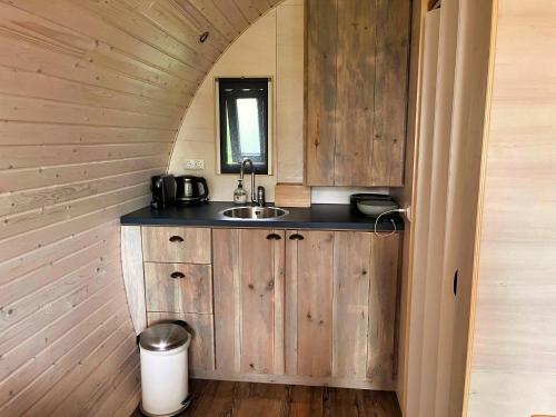 ห้องครัว, Pod Hotelkamer aan het water in ดงเคอราดีล ห้องครัว, Pod Hotelkamer aan het water in ดงเคอราดีล