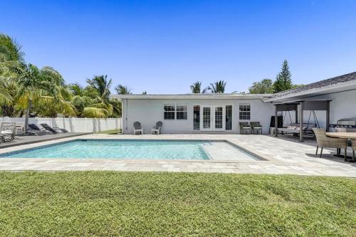 수영장, Luxurious Villa with Pool in 에메랄드 힐스 수영장, Luxurious Villa with Pool in 에메랄드 힐스