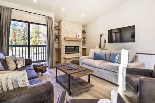 Chic Condo with Fireplace Walk to Main Street! in 福雷斯科 (CO) Chic Condo with Fireplace Walk to Main Street! in 福雷斯科 (CO)