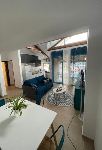 NANA COCOONING- C42- Vue Panoramique - Appartement Cosy et Lumineux- Cuisine équipée- CLIM-Terrasse (NANA COCOONING- C42- Vue Panoramique - Appartement Cosy et Lumineux- Cuisine equipee- CLIM-Terrasse) in Kajenna NANA COCOONING- C42- Vue Panoramique - Appartement Cosy et Lumineux- Cuisine équipée- CLIM-Terrasse (NANA COCOONING- C42- Vue Panoramique - Appartement Cosy et Lumineux- Cuisine equipee- CLIM-Terrasse) in Kajenna