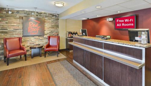 Lobby, Red Roof Inn Huntington in Barboursville (WV) Lobby, Red Roof Inn Huntington in Barboursville (WV)