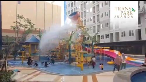 워터파크, Apartemen Transpark 2BR A1110 near 까르푸 브카시 스퀘어 워터파크, Apartemen Transpark 2BR A1110 near 까르푸 브카시 스퀘어