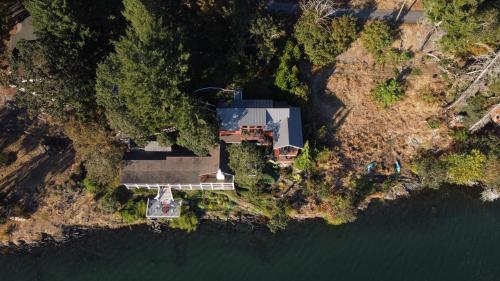 Salishan Chief Suite in Cowichan Bay (BC) Salishan Chief Suite in Cowichan Bay (BC)