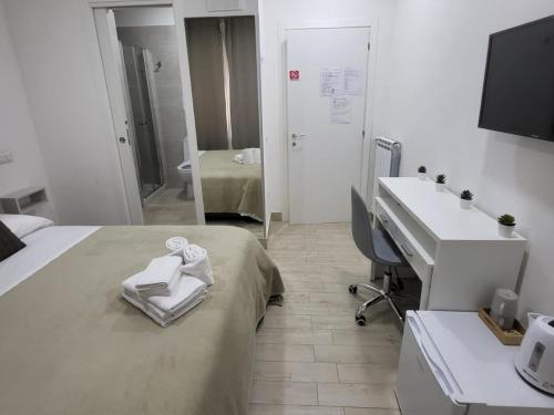 New Era Rooms in Naples New Era Rooms in Naples