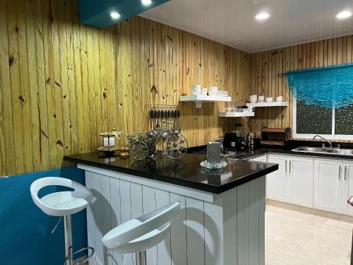 Kitchen, Alaia Casa de campo By Hospedify Para 10 personas en la naturaleza con BBQ cerca de rio cristalino in Manabao Kitchen, Alaia Casa de campo By Hospedify Para 10 personas en la naturaleza con BBQ cerca de rio cristalino in Manabao