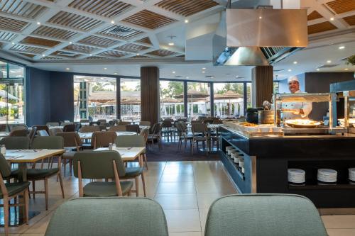 โรงแรมแอสทรัลวิลเลจ (Astral Village Hotel) in ไอลัต โรงแรมแอสทรัลวิลเลจ (Astral Village Hotel) in ไอลัต