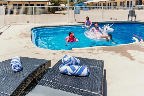 Басейн, Outback Motel Mt Isa in Маунт-Іса Басейн, Outback Motel Mt Isa in Маунт-Іса