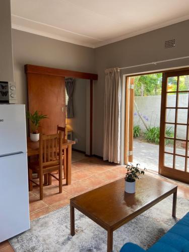 Eike Cottage in George Eike Cottage in George