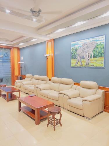 Lobby, LEYSHOF HOTEL in Mwanza Lobby, LEYSHOF HOTEL in Mwanza