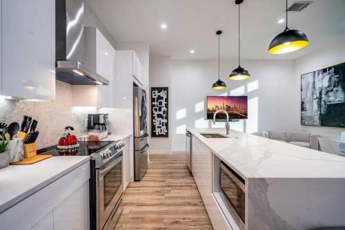 Skyline View Luxury 3 story Townhouse in Cedars Skyline View Luxury 3 story Townhouse in Cedars
