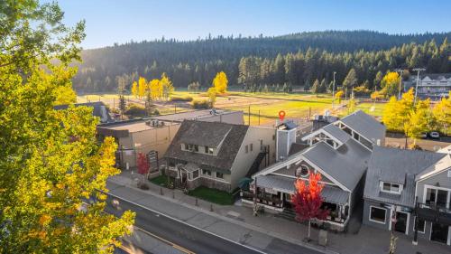 Attractions, Mother Nature's Inn in Tahoe City (CA) Attractions, Mother Nature's Inn in Tahoe City (CA)