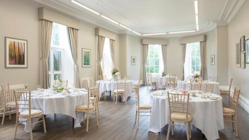 Banquet hall, Eastwood Hall in Nottingham Banquet hall, Eastwood Hall in Nottingham
