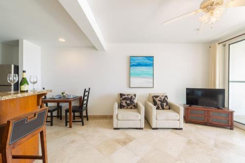 New Listing La Vista Azul Spacious 1 Bedroom Condo in Providenciales New Listing La Vista Azul Spacious 1 Bedroom Condo in Providenciales