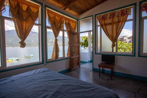 Hotel y Rest. las Cristalinas in San Pedro La Laguna Hotel y Rest. las Cristalinas in San Pedro La Laguna