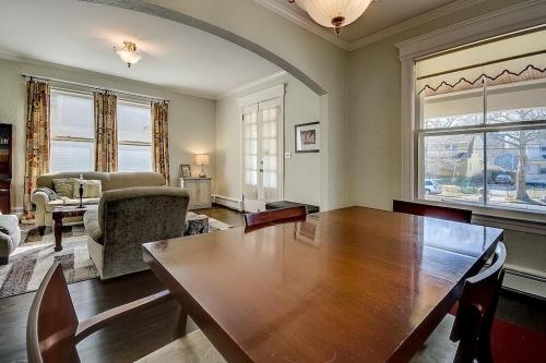 3 - 4 Bdrm Victorian Beach House in Asbury Park (NJ) 3 - 4 Bdrm Victorian Beach House in Asbury Park (NJ)