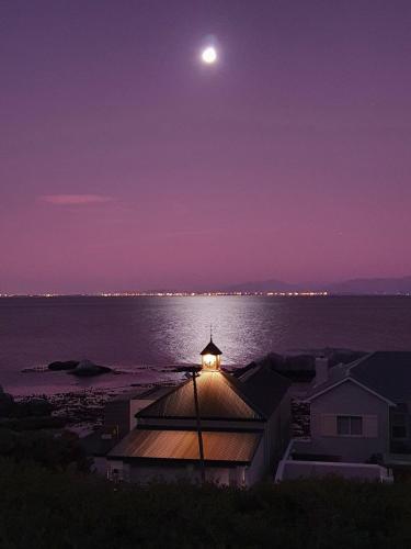 Sail Away Studios near Cape Point Nature Reserve Sail Away Studios near Cape Point Nature Reserve