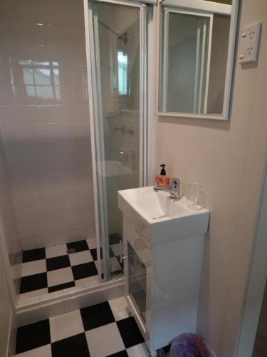 Frenchs Forest Bed and Breakfast, Sydney Frenchs Forest Bed and Breakfast, Sydney