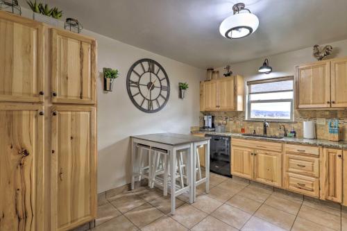 Secluded Cabin with Hot Tub, Game Room and Views! in S Camino Del Rio Secluded Cabin with Hot Tub, Game Room and Views! in S Camino Del Rio