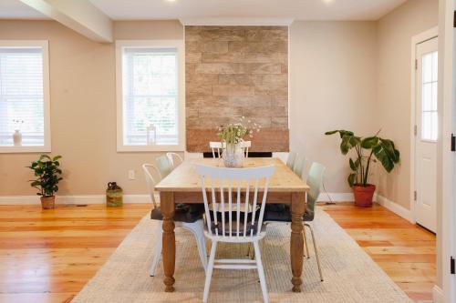 Faciliteiten, Farmhouse Broad Brook: Comfort & Charm. in East Windsor Faciliteiten, Farmhouse Broad Brook: Comfort & Charm. in East Windsor