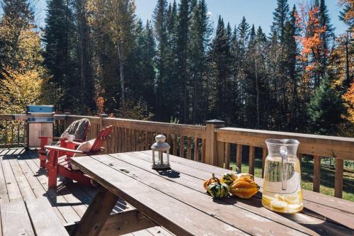 Vrt, CHALET NAHELE in Val-des-Lacs (QC) Vrt, CHALET NAHELE in Val-des-Lacs (QC)