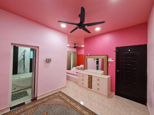 HOMESTAY EPOH MANJOI WITH PRIVATE POOL AND JACUZZI near Birch Emlékmű Toronyóra HOMESTAY EPOH MANJOI WITH PRIVATE POOL AND JACUZZI near Birch Emlékmű Toronyóra