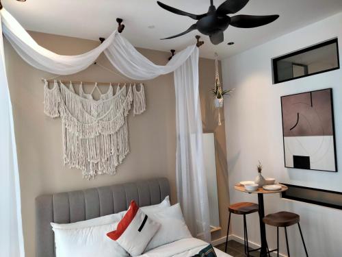 Scarletz Suites KLCC I HomeBrickz near Taman Tasik Titiwangsa Scarletz Suites KLCC I HomeBrickz near Taman Tasik Titiwangsa