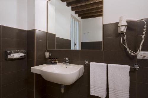 Baie, CDH Hotel Villa Ducale in Parma Baie, CDH Hotel Villa Ducale in Parma