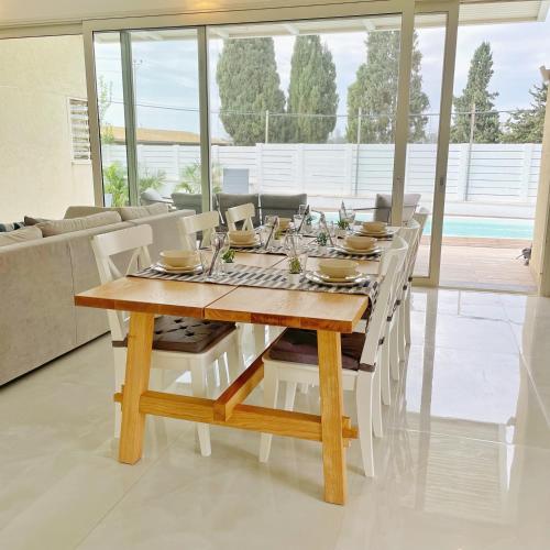 Lux & Comfy ~ Pool ~ Queen Beds in South Tel Alviv Lux & Comfy ~ Pool ~ Queen Beds in South Tel Alviv