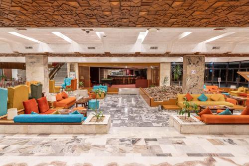 大厅, 阿兰肯埃塔布卢克索饭店 (Aracan Eatabe Luxor Hotel) in 卢克索 大厅, 阿兰肯埃塔布卢克索饭店 (Aracan Eatabe Luxor Hotel) in 卢克索