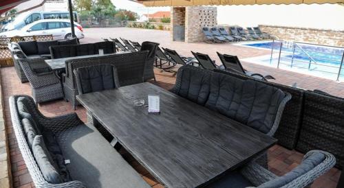 Studio apartment in Novalja with sea view, terrace, air conditioning, WiFi 3565-8 in คาสกา Studio apartment in Novalja with sea view, terrace, air conditioning, WiFi 3565-8 in คาสกา