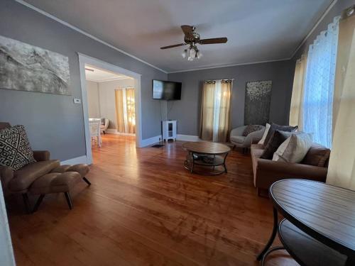 Timelessly restored home - entirely yours to enjoy in Billings City Center Timelessly restored home - entirely yours to enjoy in Billings City Center