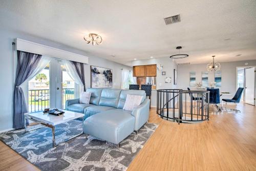 Spacious Gulf Front Hudson Home with Dock! in Hudson (FL) Spacious Gulf Front Hudson Home with Dock! in Hudson (FL)