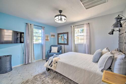 Spacious Gulf Front Hudson Home with Dock! in Hudson (FL) Spacious Gulf Front Hudson Home with Dock! in Hudson (FL)
