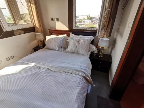Chambre Hôtelière MB-301B - F1W (Chambre Hoteliere MB-301B - F1W) in Douala Chambre Hôtelière MB-301B - F1W (Chambre Hoteliere MB-301B - F1W) in Douala