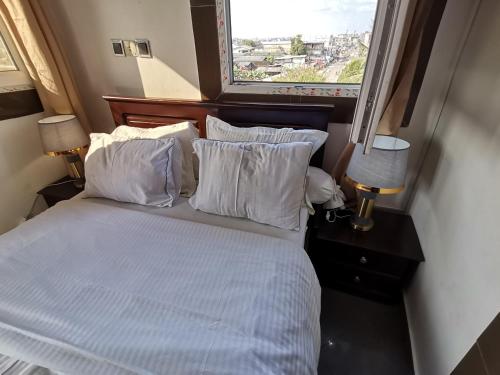 Chambre Hôtelière MB-301B - F1W (Chambre Hoteliere MB-301B - F1W) in Douala Chambre Hôtelière MB-301B - F1W (Chambre Hoteliere MB-301B - F1W) in Douala