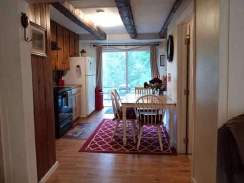 Cozy Apartment in the Lakes Region - Near Everything! in Ашленд (Нью-Хэмпшир ) Cozy Apartment in the Lakes Region - Near Everything! in Ашленд (Нью-Хэмпшир )