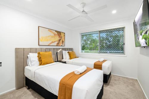 Gostinjska soba, 4 Bedroom Family Home with Pool - Uplands Drive - Q Stay in Parkwood Gostinjska soba, 4 Bedroom Family Home with Pool - Uplands Drive - Q Stay in Parkwood