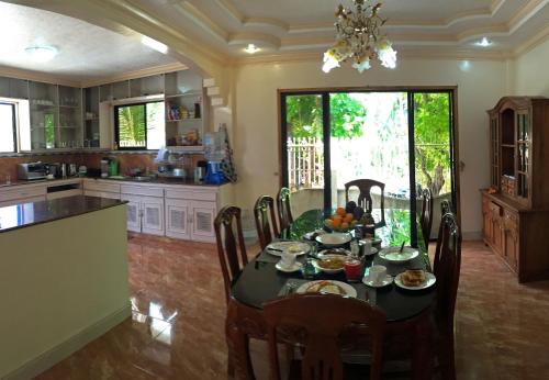 Restaurant, Lambug Beach Homestay in Badian Restaurant, Lambug Beach Homestay in Badian