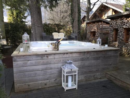 Hot tub, Edelweiss Lodge near Unspunnen Castle Hot tub, Edelweiss Lodge near Unspunnen Castle