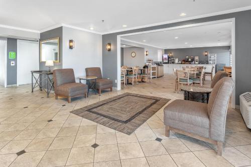 Lobi, La Quinta Inn by Wyndham Cleveland Independence in Independence (OH) Lobi, La Quinta Inn by Wyndham Cleveland Independence in Independence (OH)