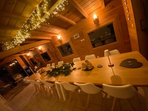 Gîte Chalet avec bain nordique et piscine 11 pers Hautes Vosges (Gite Chalet avec bain nordique et piscine 11 pers Hautes Vosges) in 普蘭凡 Gîte Chalet avec bain nordique et piscine 11 pers Hautes Vosges (Gite Chalet avec bain nordique et piscine 11 pers Hautes Vosges) in 普蘭凡