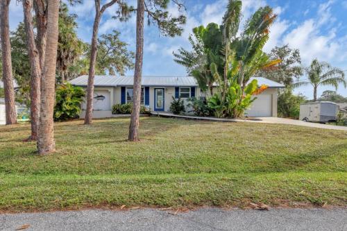 9170 Pine Cove Drive in Grove City (FL) 9170 Pine Cove Drive in Grove City (FL)
