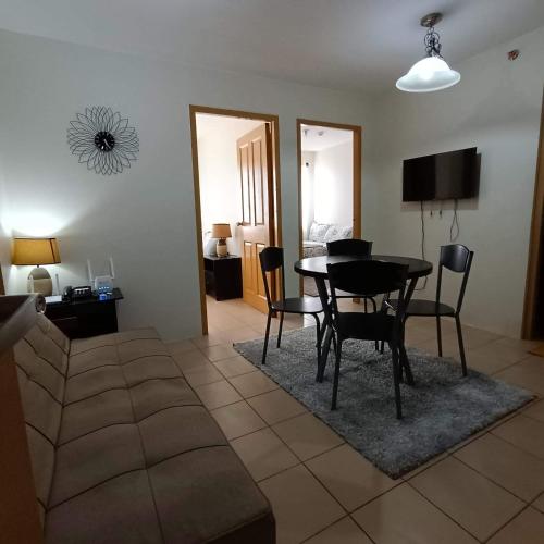 2BR Homestay 8Spatial with Pool Near S&R and Matina District near Brokenshire Hospital 2BR Homestay 8Spatial with Pool Near S&R and Matina District near Brokenshire Hospital