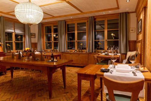 Étterem, Gasthof zum Schlüssel La Méridienne Fribourg SA (Gasthof zum Schlussel La Meridienne Fribourg SA) in Ueberstorf Étterem, Gasthof zum Schlüssel La Méridienne Fribourg SA (Gasthof zum Schlussel La Meridienne Fribourg SA) in Ueberstorf