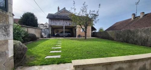 Kert, Le Gîte des Jardins (Le Gite des Jardins) in Magny-Cours Kert, Le Gîte des Jardins (Le Gite des Jardins) in Magny-Cours